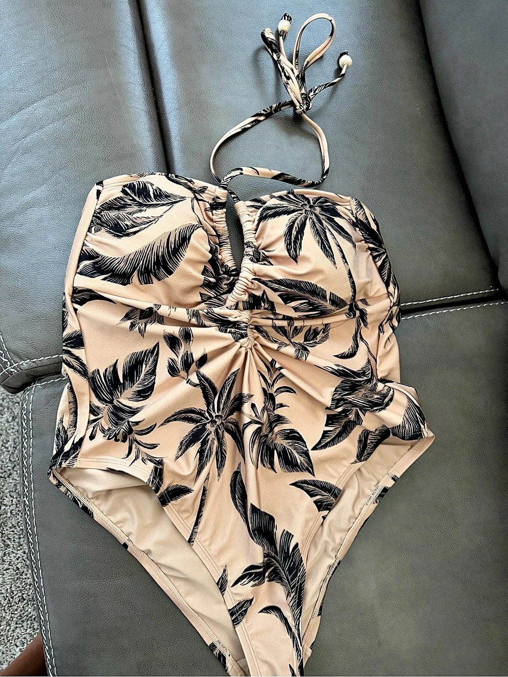 Shade and shore Women's Tropical Print One-Piece Swimsuit Floral One-Piece in Be
